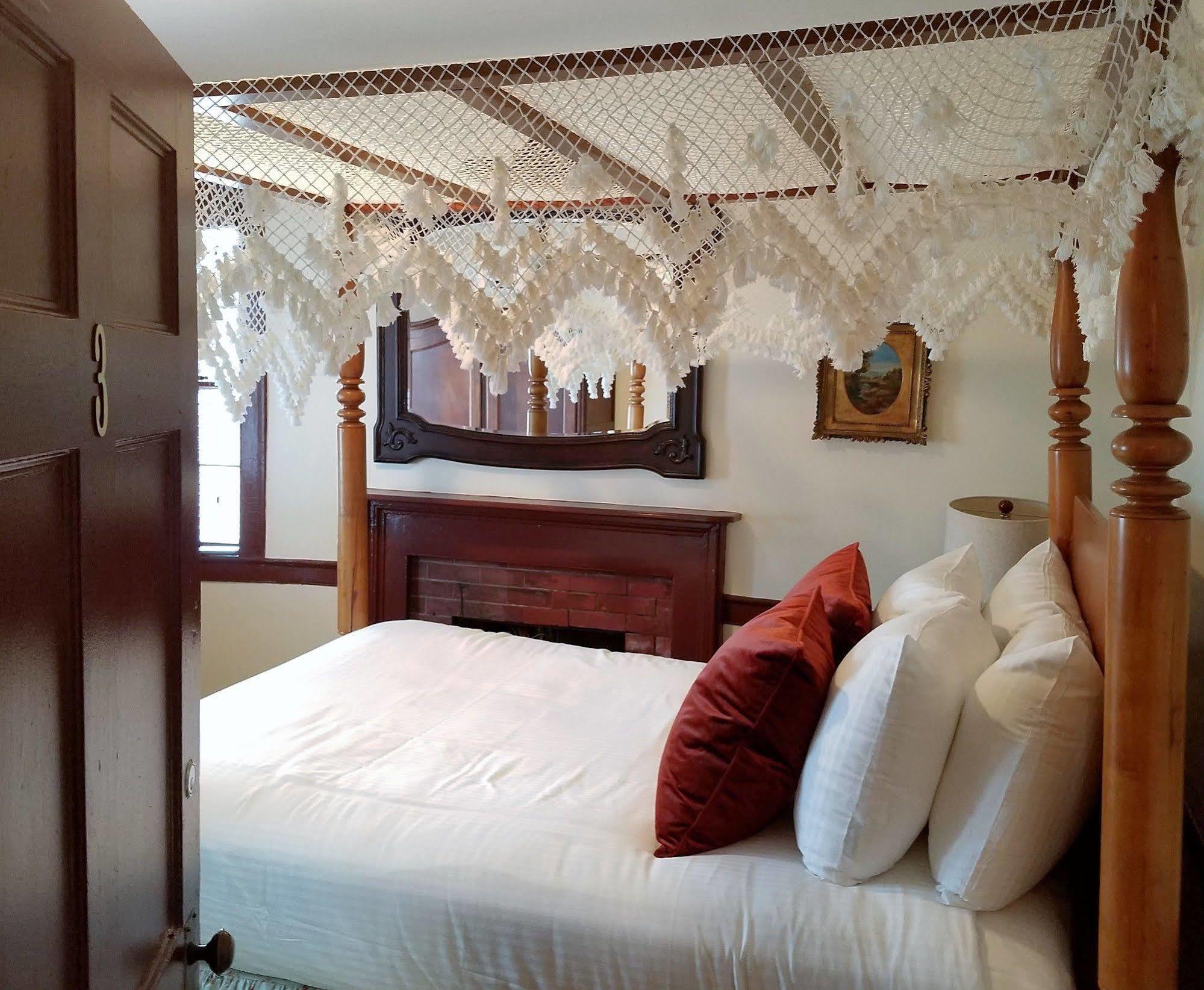 Washington & Tavern Hotel MARYLAND